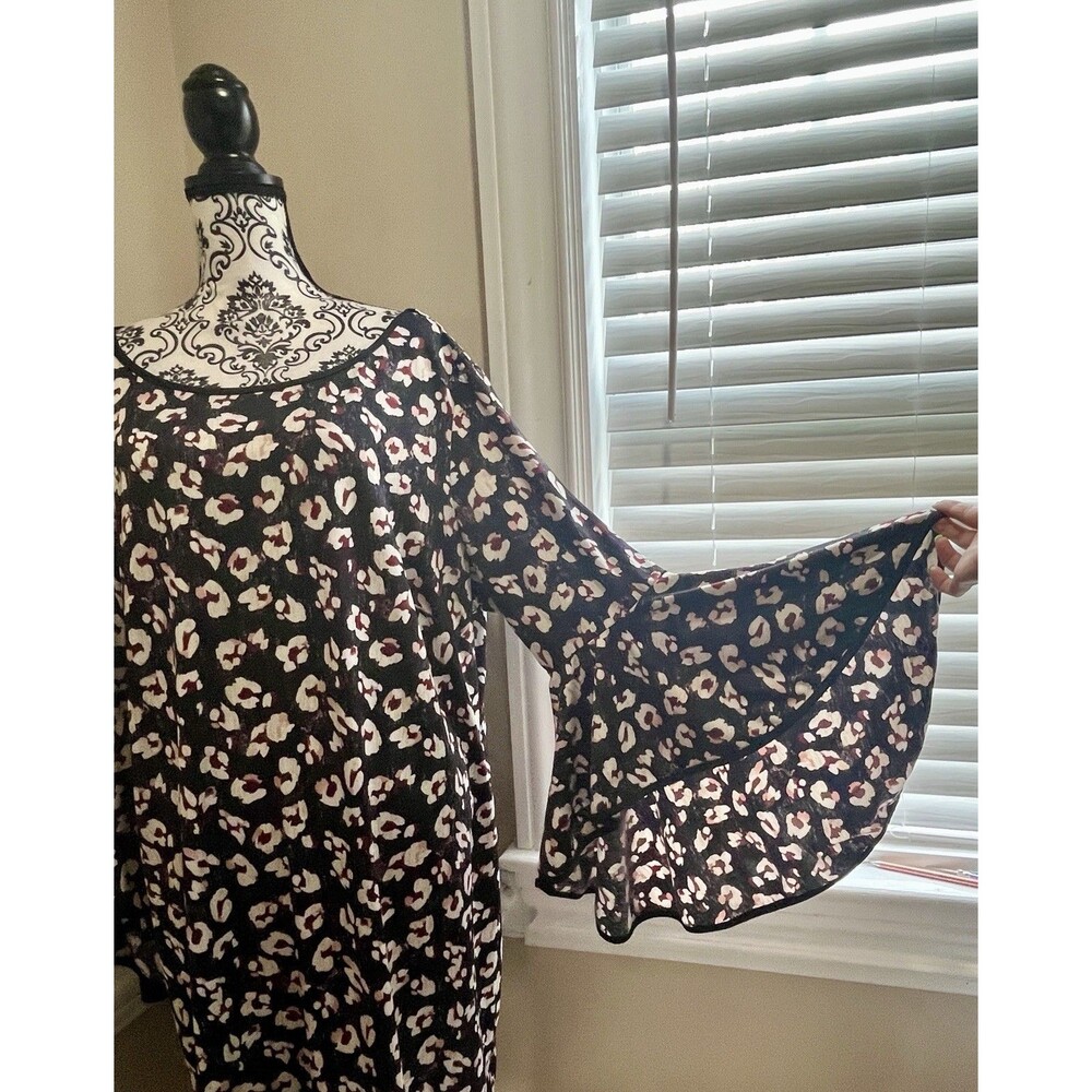 Ronni Nicole Shift Floral Print Asymmetrical Sleeves Dress Black/Burgundy 2X